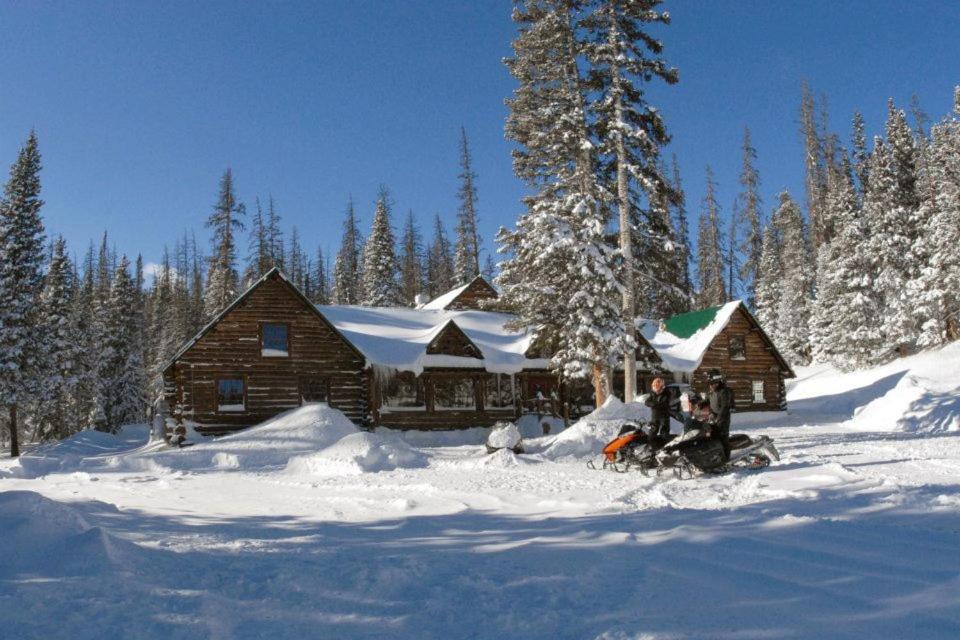 Centennial Snowy Mountain Lodge מראה חיצוני תמונה